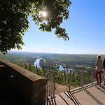 Vogelsburg 3*