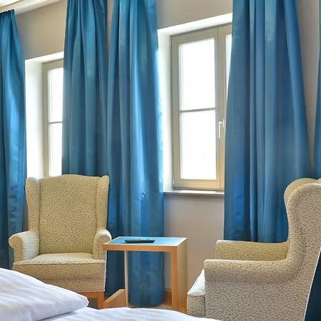 Vogelsburg Hotel 3*