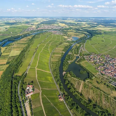 Vogelsburg 3*