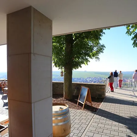 Vogelsburg 3*