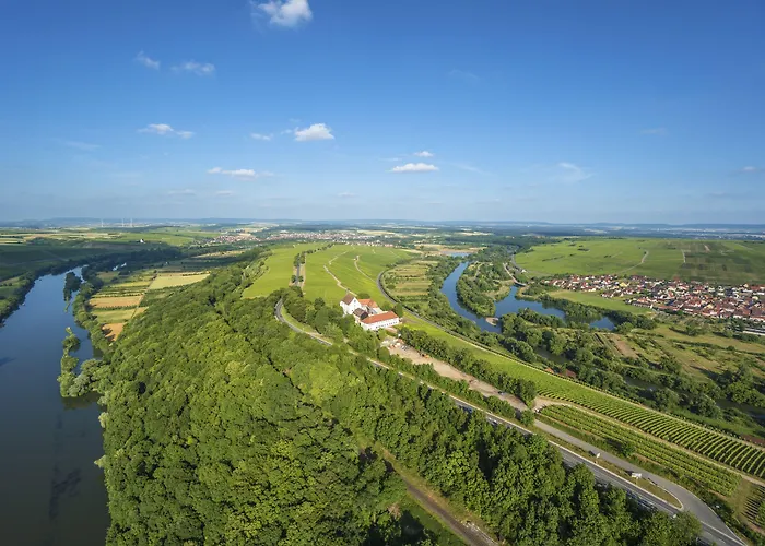 Vogelsburg 3*