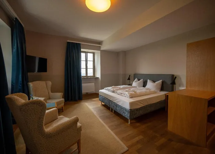 Vogelsburg Hotel 3*